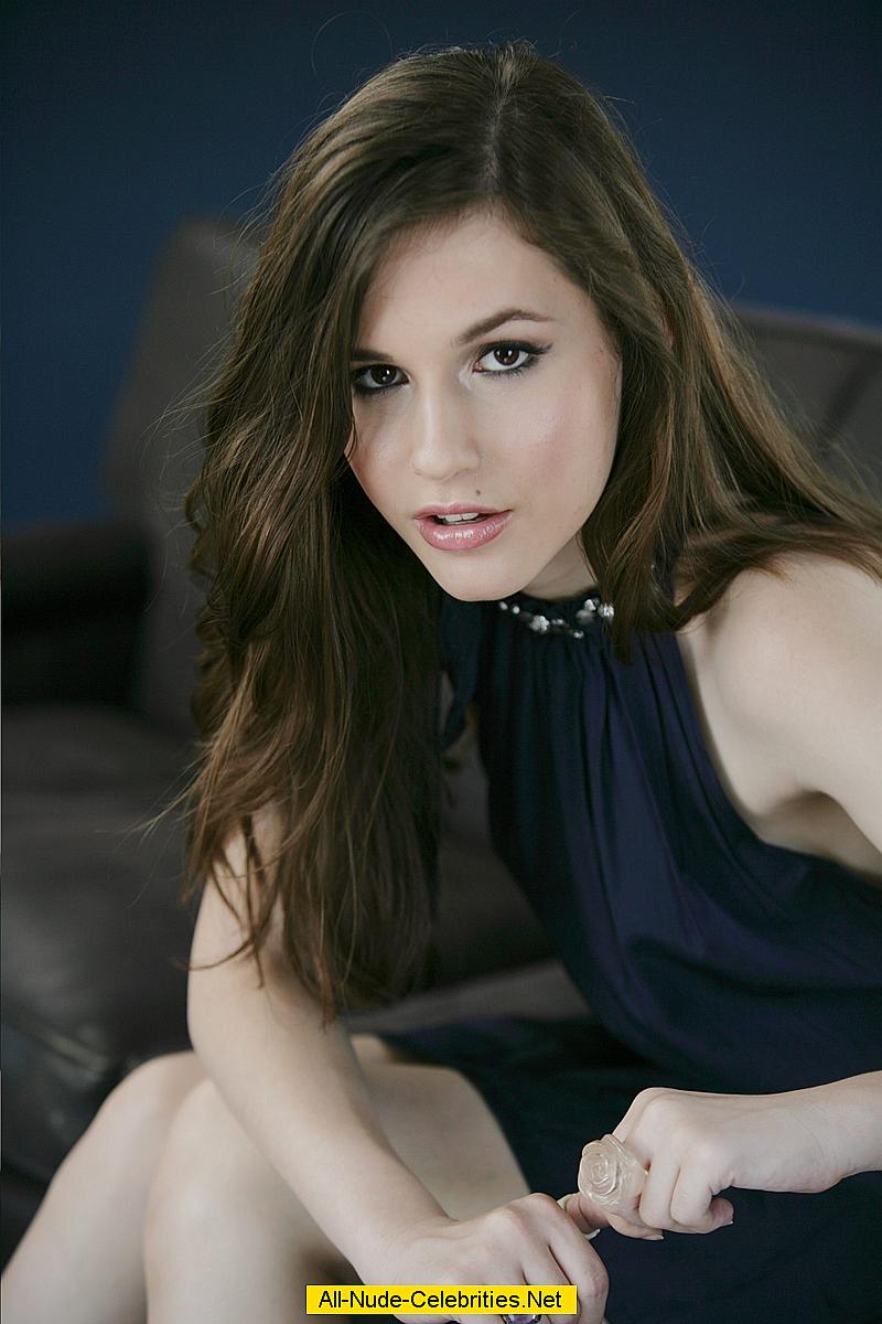 Erin Sanders Sexy